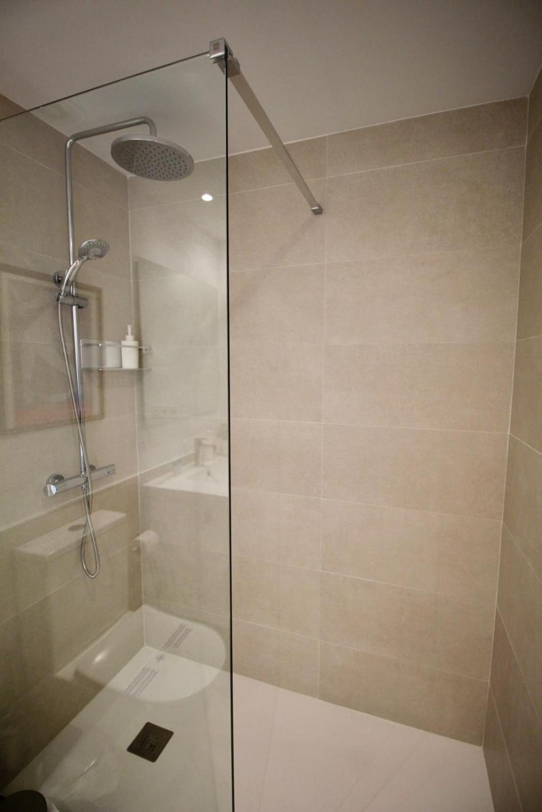 1-bedroom With Spectacular Marina & Sea Views In *