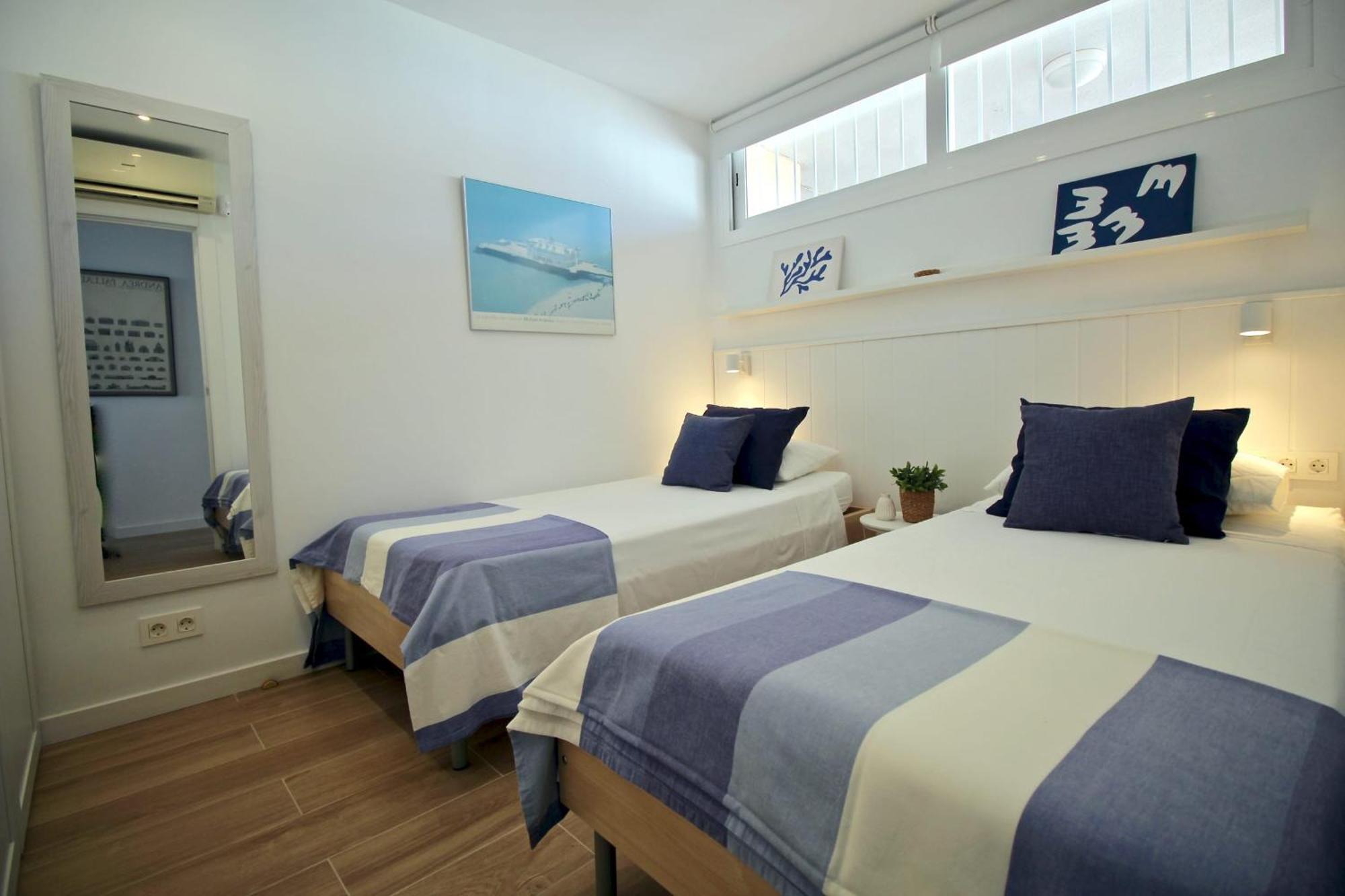 1-bedroom With Spectacular Marina & Sea Views In