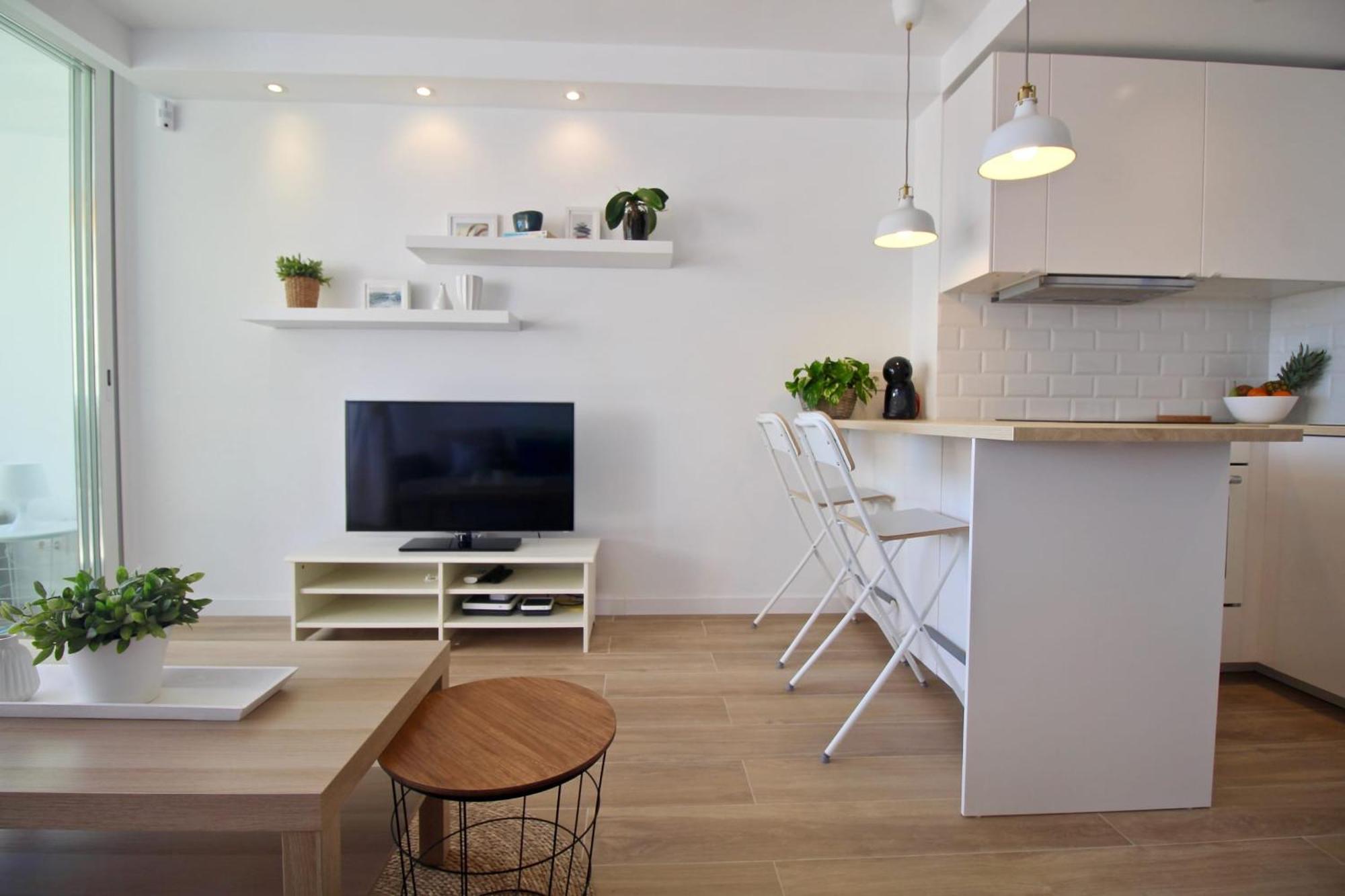 Apartment 1-bedroom With Spectacular Marina & Sea Views In