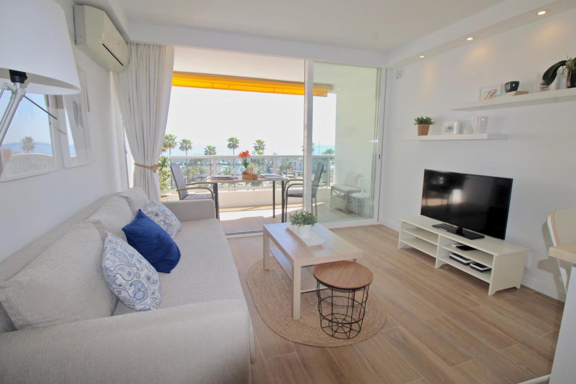 1-bedroom With Spectacular Marina & Sea Views In