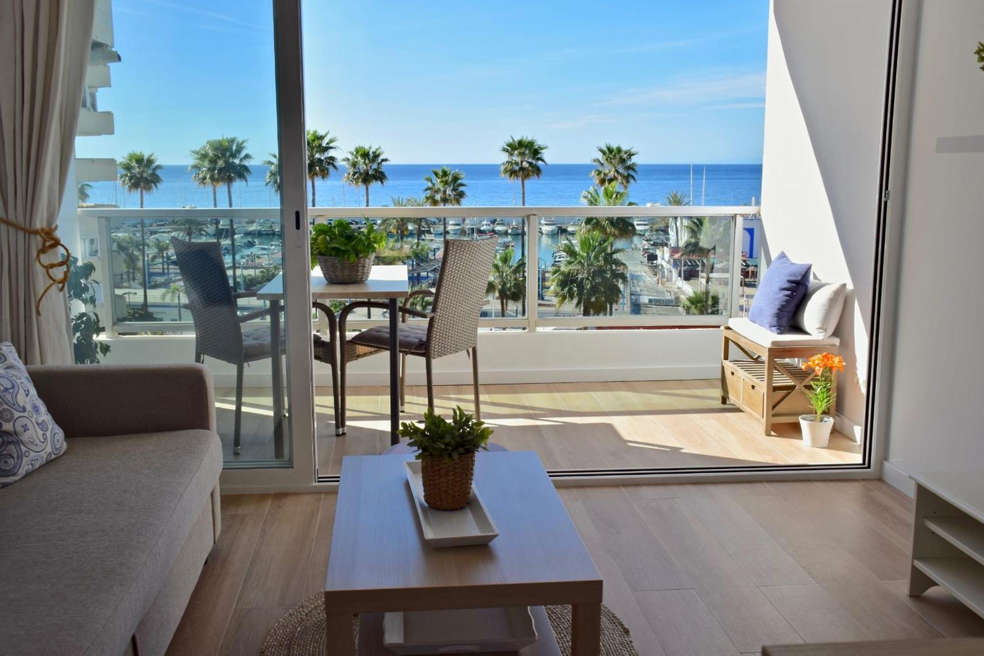 1-bedroom With Spectacular Marina & Sea Views In *